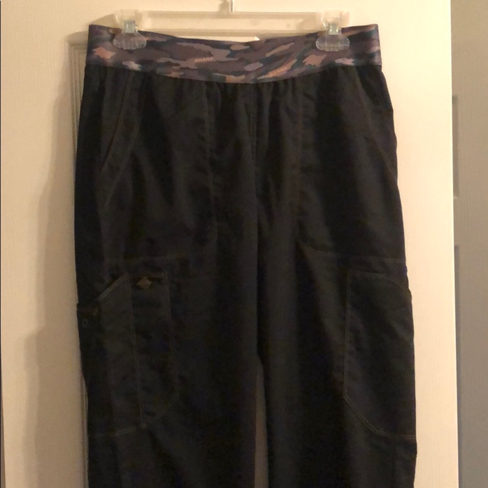 Scrub set